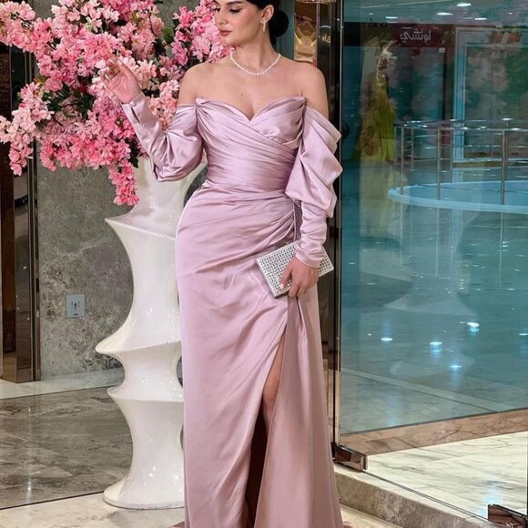 Sweetheart Neckline Ooff Shoulder Long Sleeves Satin Blush Pink Gown - Picture 1 of 10